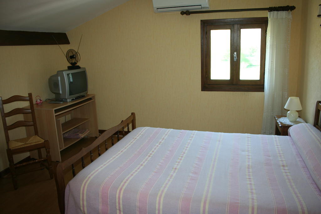 Chambres D'Hotes Chez Pascaline Ispoure Zimmer foto